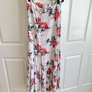 American Eagle skirt. Medium. 100% Viscose